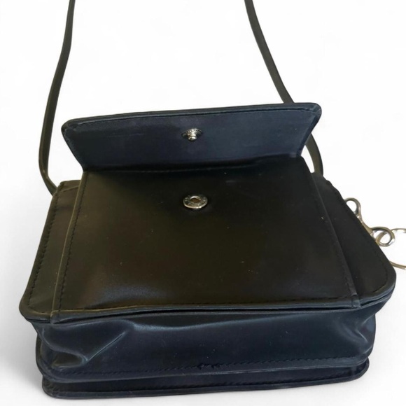 Black 90's/2000's Shoulder/Crossbody Bag With Studded Star Design & Keychain - Picture 3 of 13